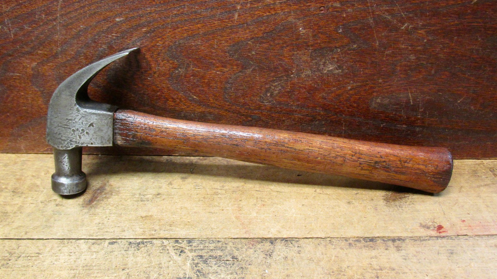 VINTAGE PLUMB 16OZ CLAW HAMMER W ORIGINAL HICKORY HANDLE – VERY NICE – USA