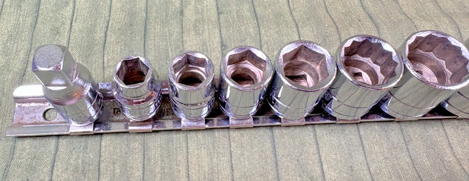 S-K SK Tools (18) Pc. 3/8″ Drive SAE Socket Set – U.S.A.