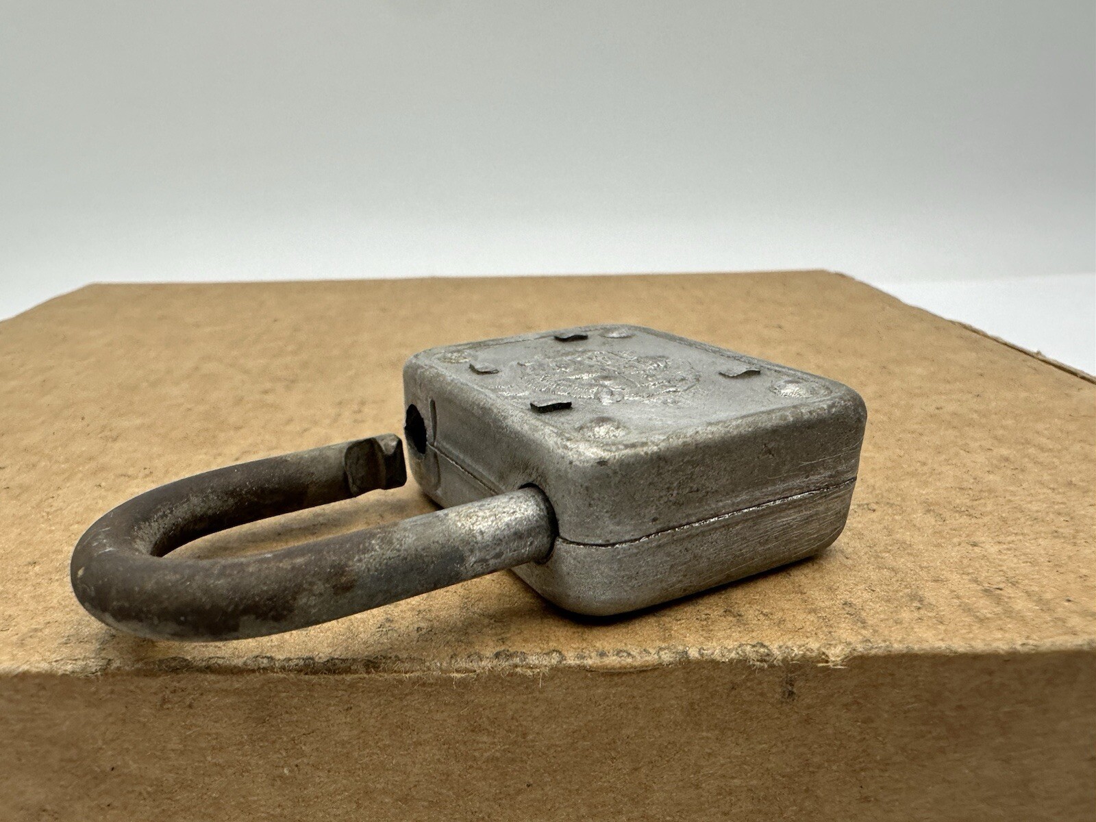 Vintage 77 Master Lock Padlock 1.25″ Hasp Lions Head Logo Milwaukee WI No Key