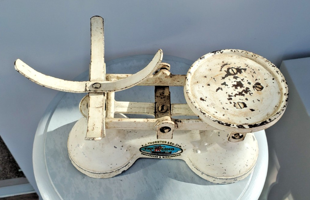 Vintage 1950s Kitchen Scales Shabby Chic
