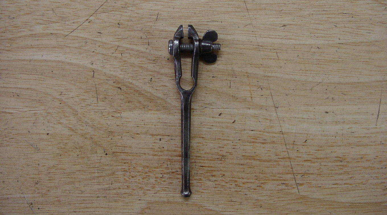 Vntg Unbranded 1oz. Watchmaker’s Hand Vise,4-1/16″,Fly Tying,L@@K & READ!