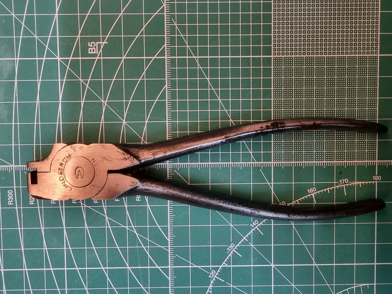 Antique / Vintage Lindstrom – Sweden
