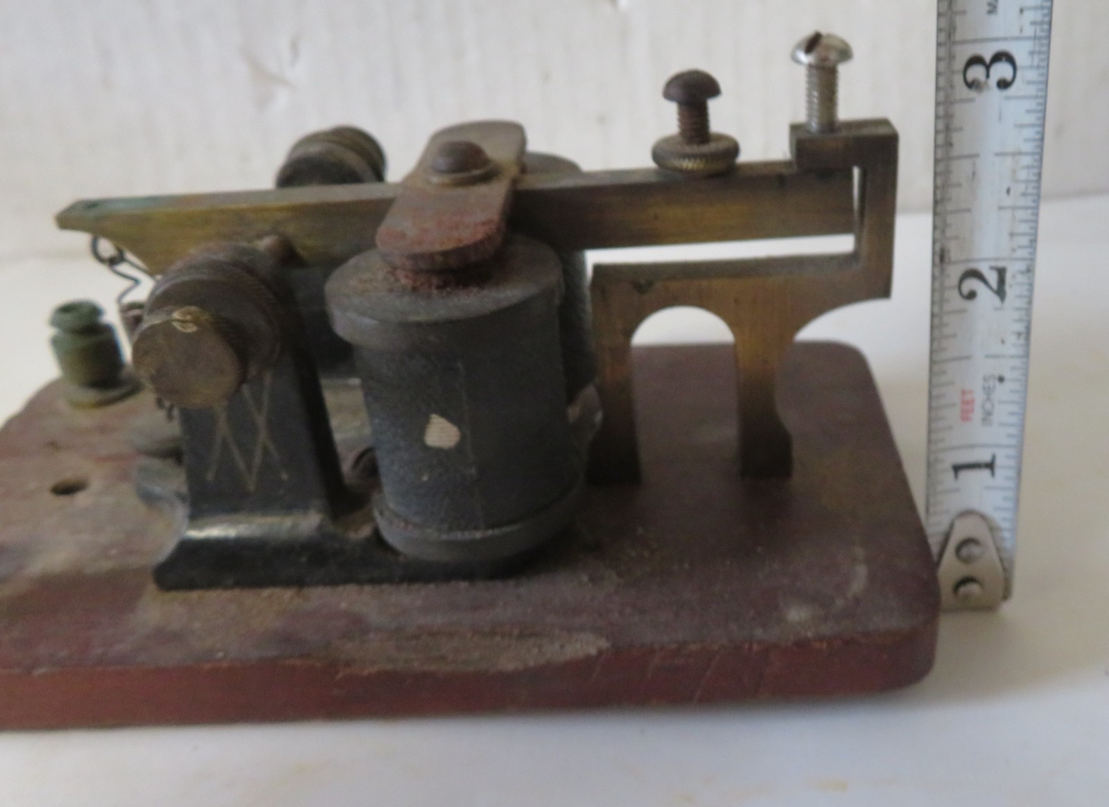 Antique on Wood Base – 5 Ohms – Morse Code