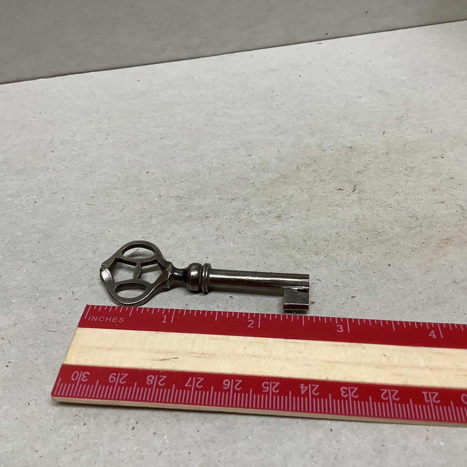 Vtg Antique Crown Skeleton Key Original Contoured Bowed H Top Cabinet Clock Pian