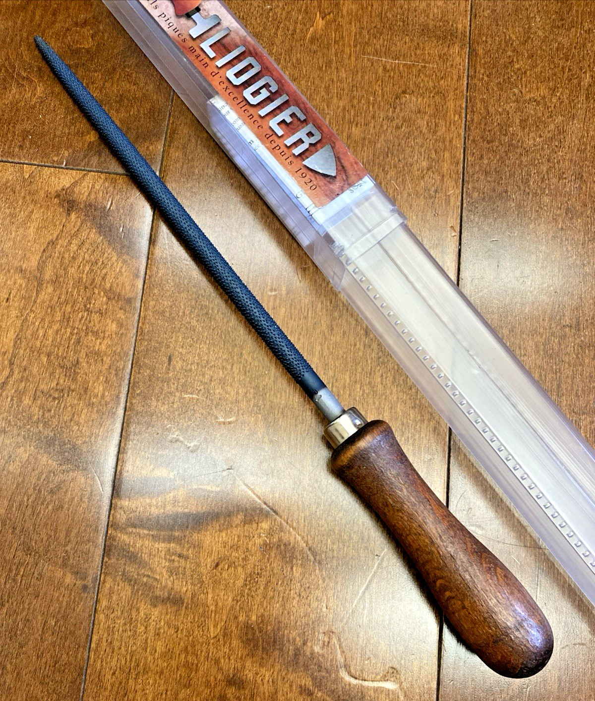 Liogier Ref: 00QDR200 Grain-12 Cabinetmaker Round Rasp 200mm(8″) Made In France