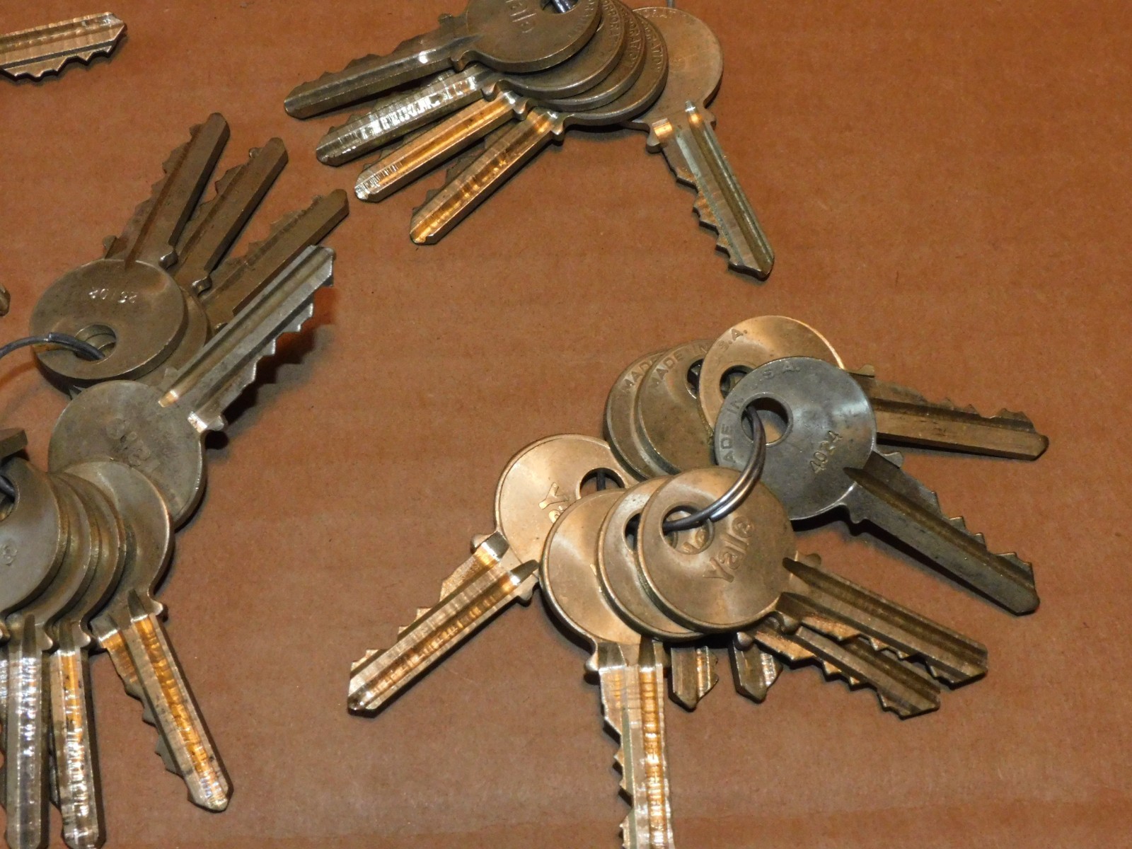 Mixed Lot of Yale Precut Used Keys
