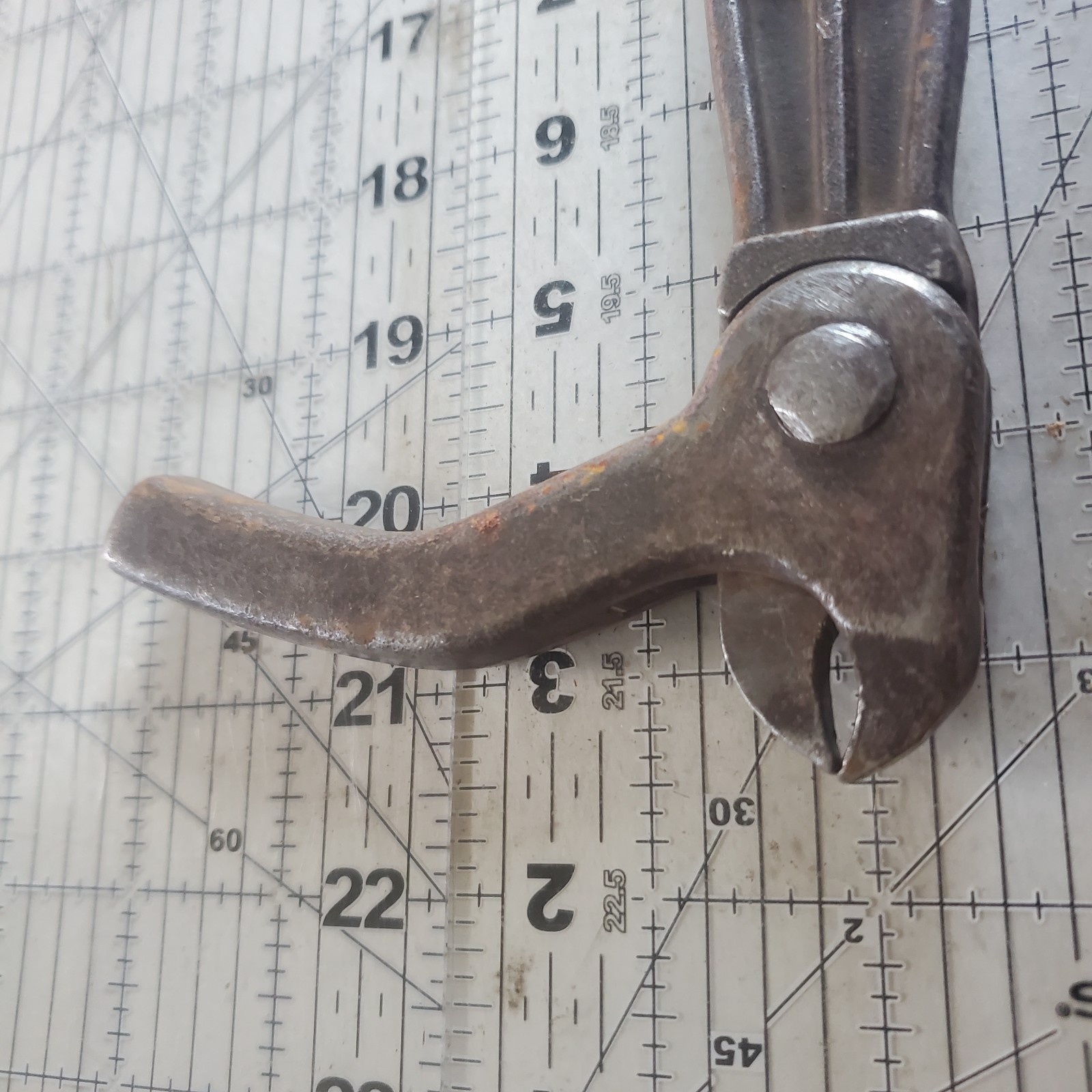 Vintage Bridgeport Hardware Co Sure Grip 56 Nail Puller Forged Steel Made In USA