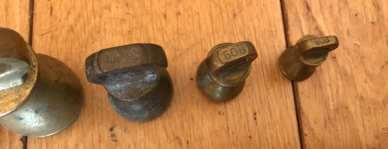 Vintage / Antique Set of 6 Brass Bell Weights/Shop Weights 800g to 20g (CD15)