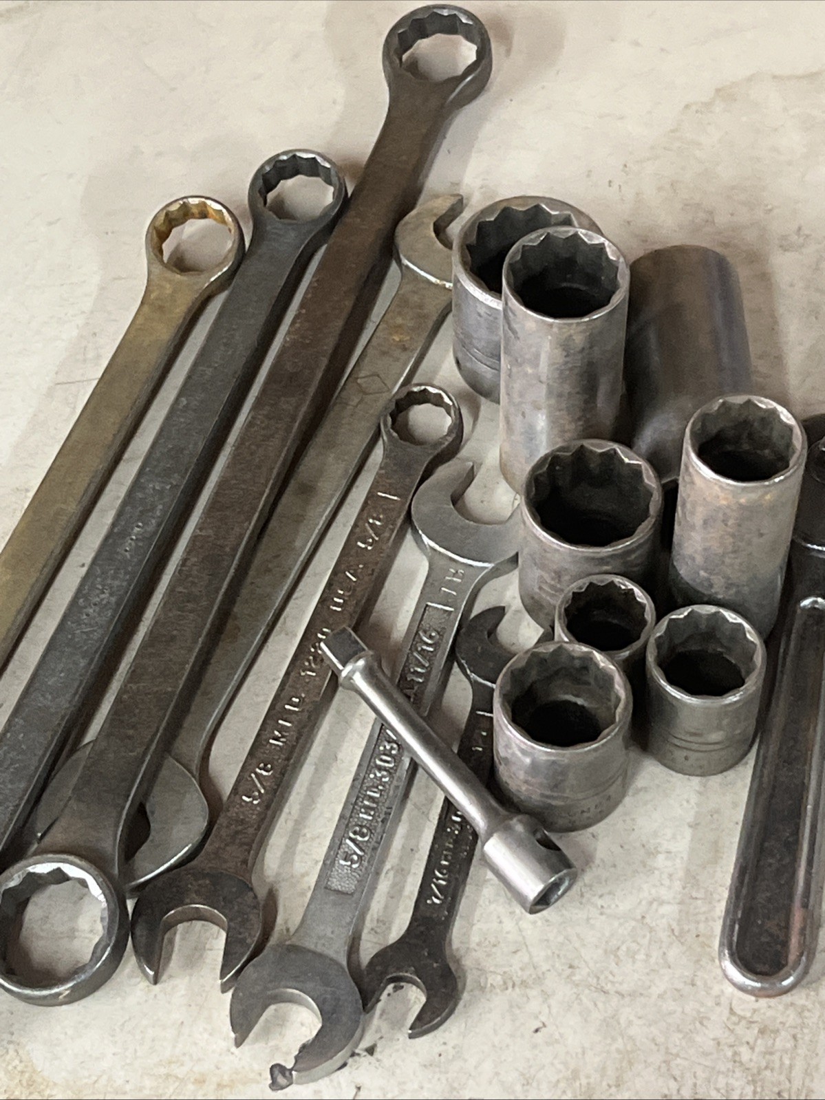 Vintage PLVMB Tool Lot Ratchet Wrenches Sockets 17 Pieces Rare Plomb Los Angeles