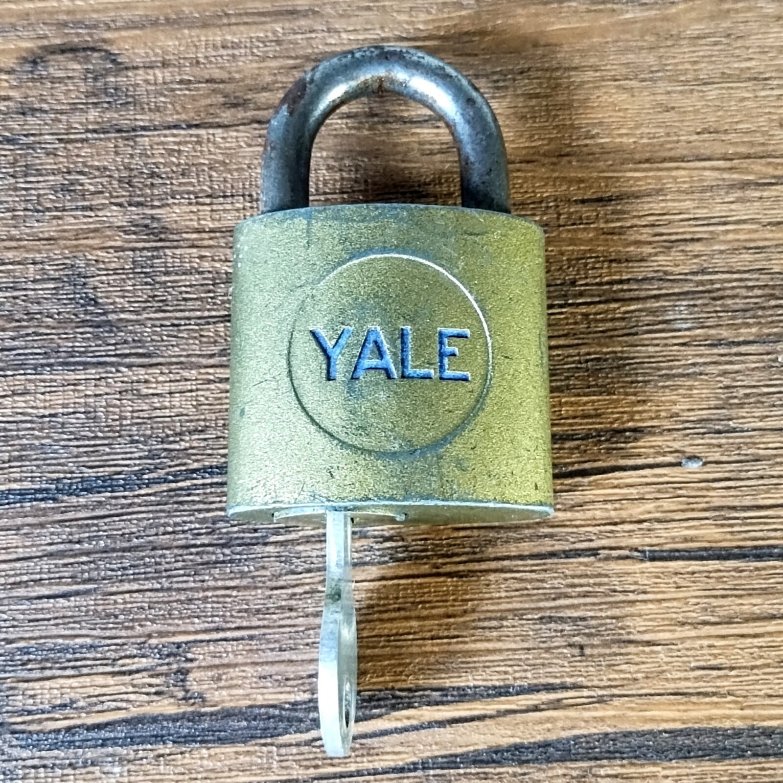 Vintage – 2½” Yale Junior Disc Tumbler Key Lock Hardened Steel, Yale & Towne MFG
