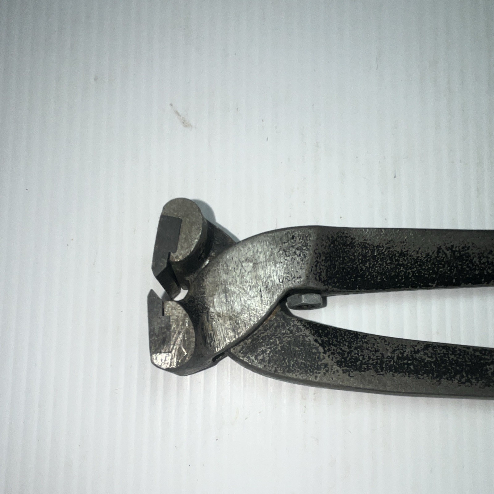 Vintage Metal End Cutting Nippers / Pliers Hand Tool Approx 8 in