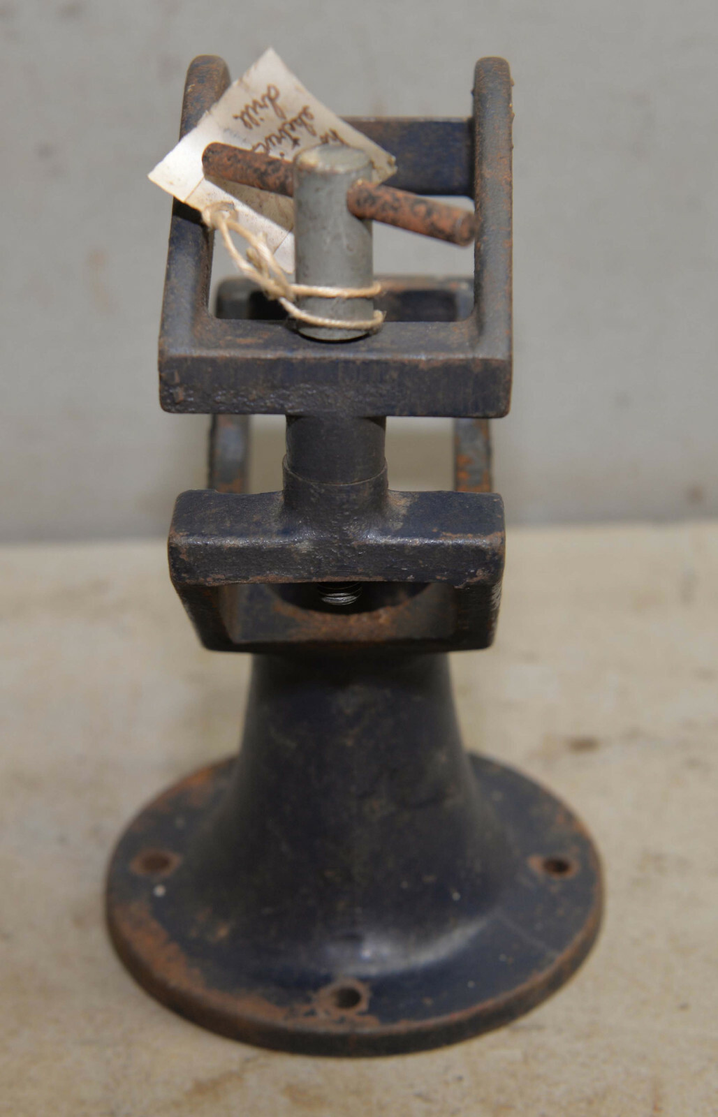 Rare Stanley cast iron bench stand No 530 collectible armature clamping tool