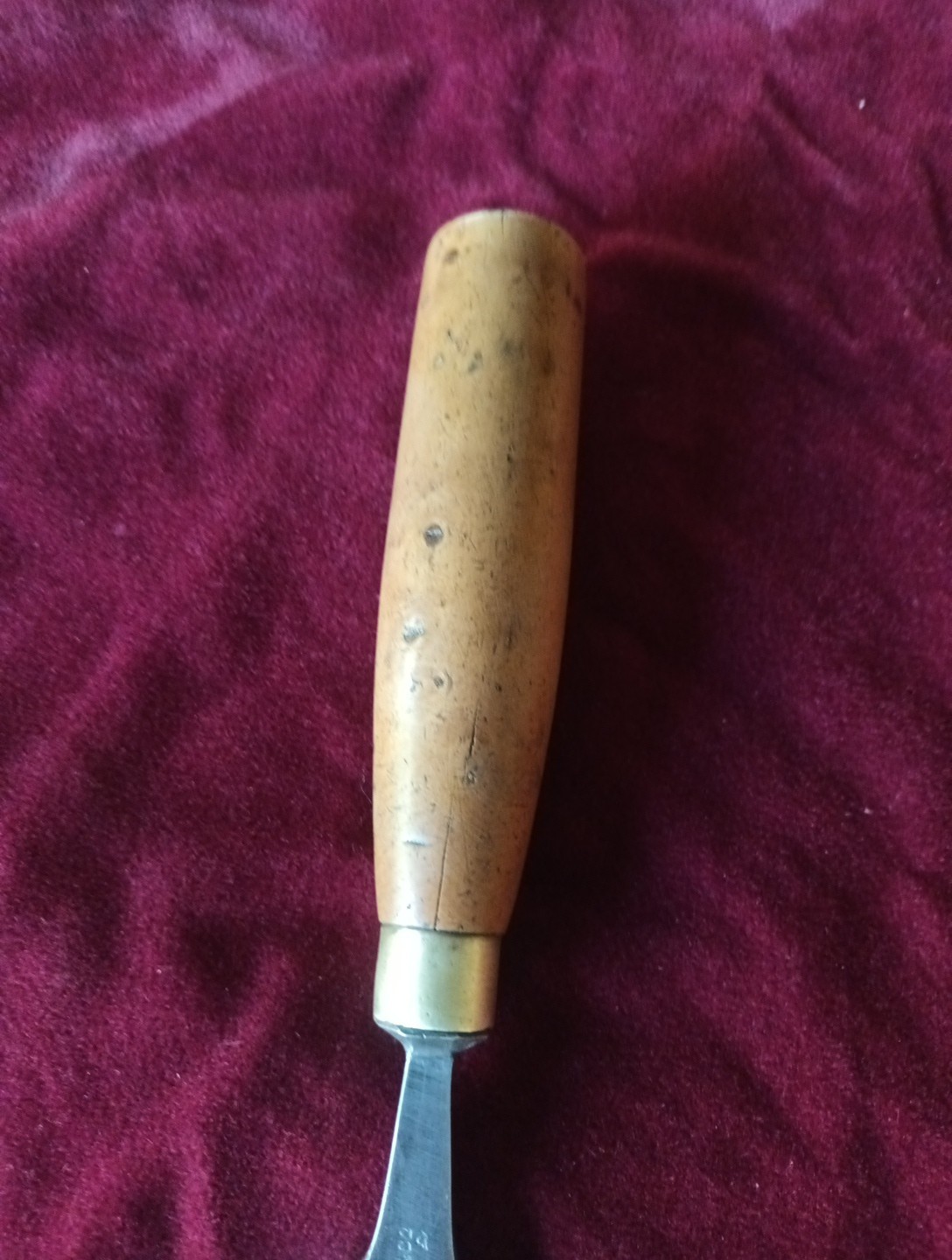 Vintage Cast Steel Thomas Ibbotson 1 1/2inch Bevelled Edged Wood Chisel
