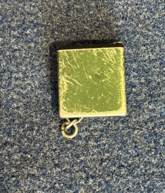 Vintage Park 7 Avenue Key Chain Metal Tape Measure