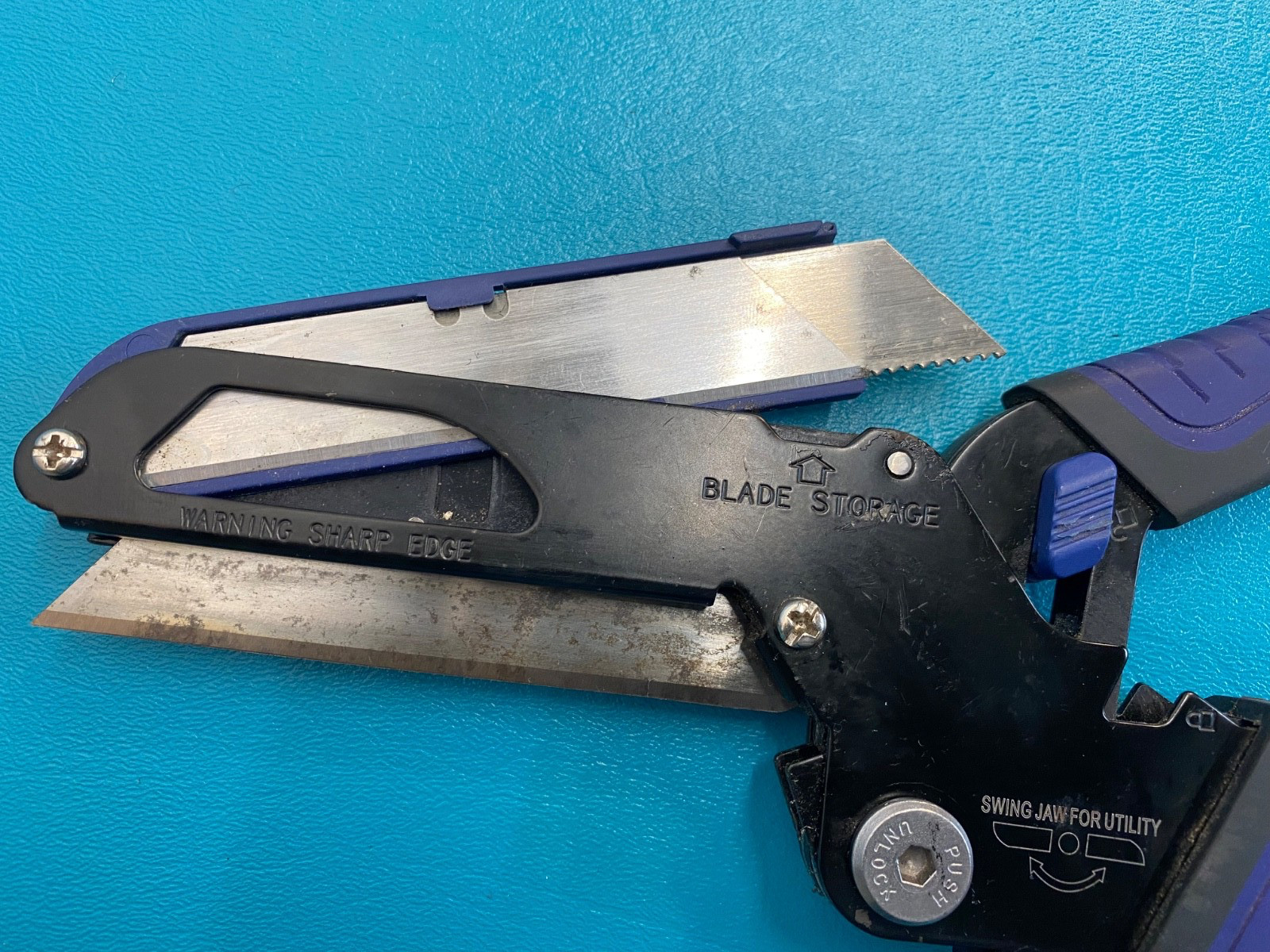 Kobalt 506437 Handy Utility Cutter w/ Swing Jaw 4″ Blade Storage w/Extra Blades