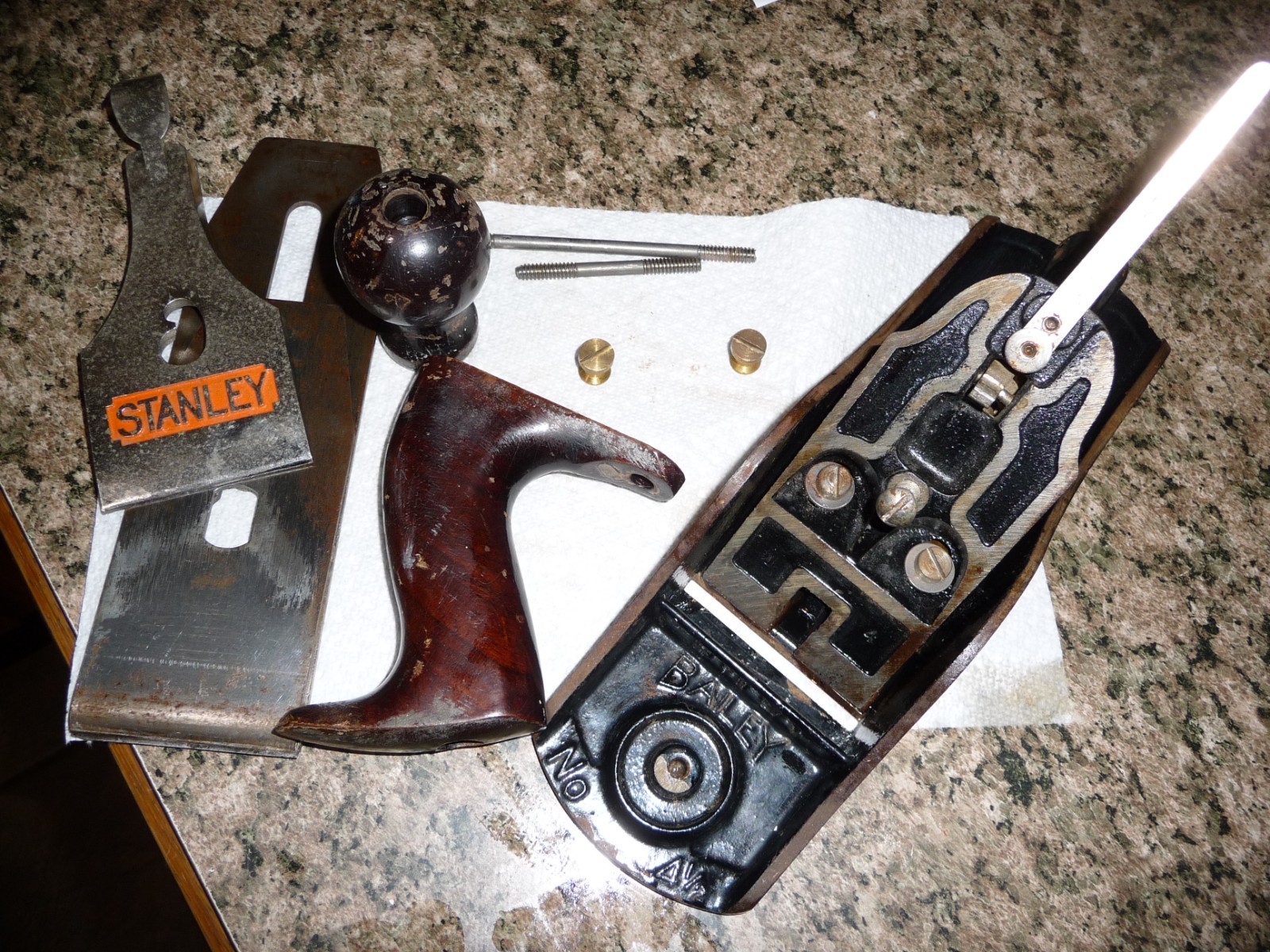 Vintage Stanley Bailey No 4 1/2 Carpenters Smoothing Plane in SUPER CONDITION