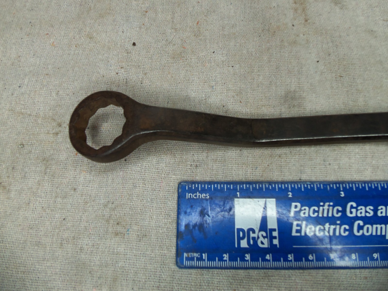 A. Plomb plumb tools early offset double box end wrench Round O
