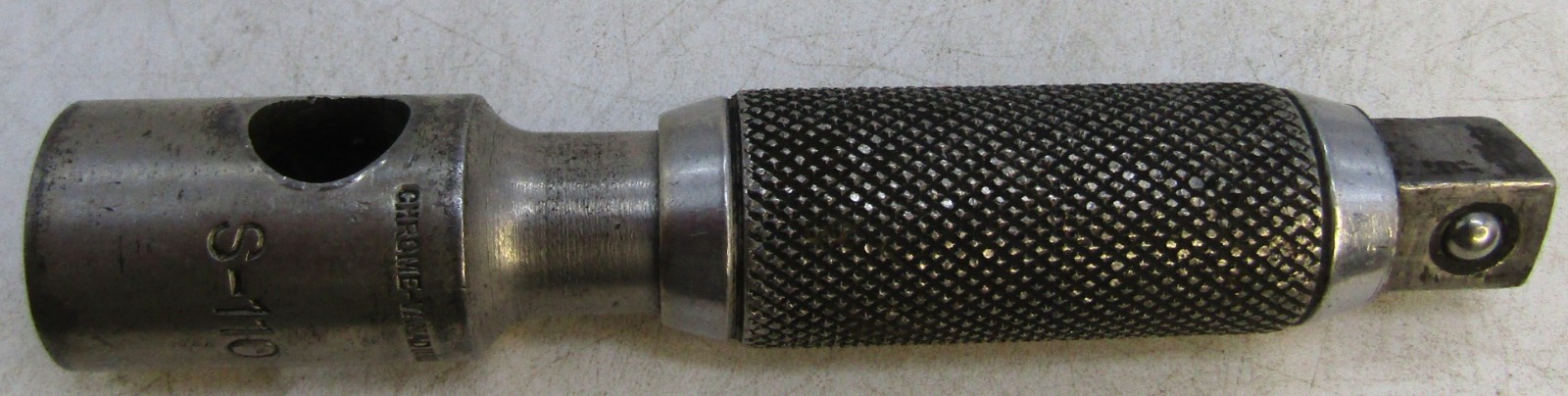 6″ Armstrong Tool S-110 1/2″ Drive Rotating-Grip Extension with Knurled Handle.