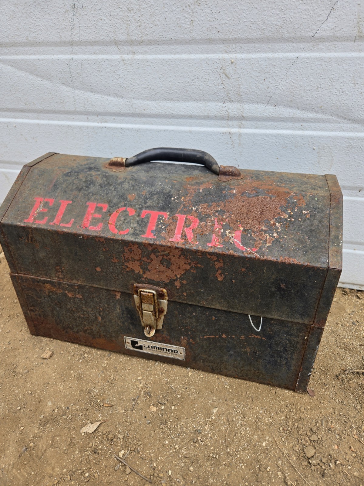 Los Angeles CA Lumidor Vintage 20-inch Toolbox with Expandable Inner Trays USA