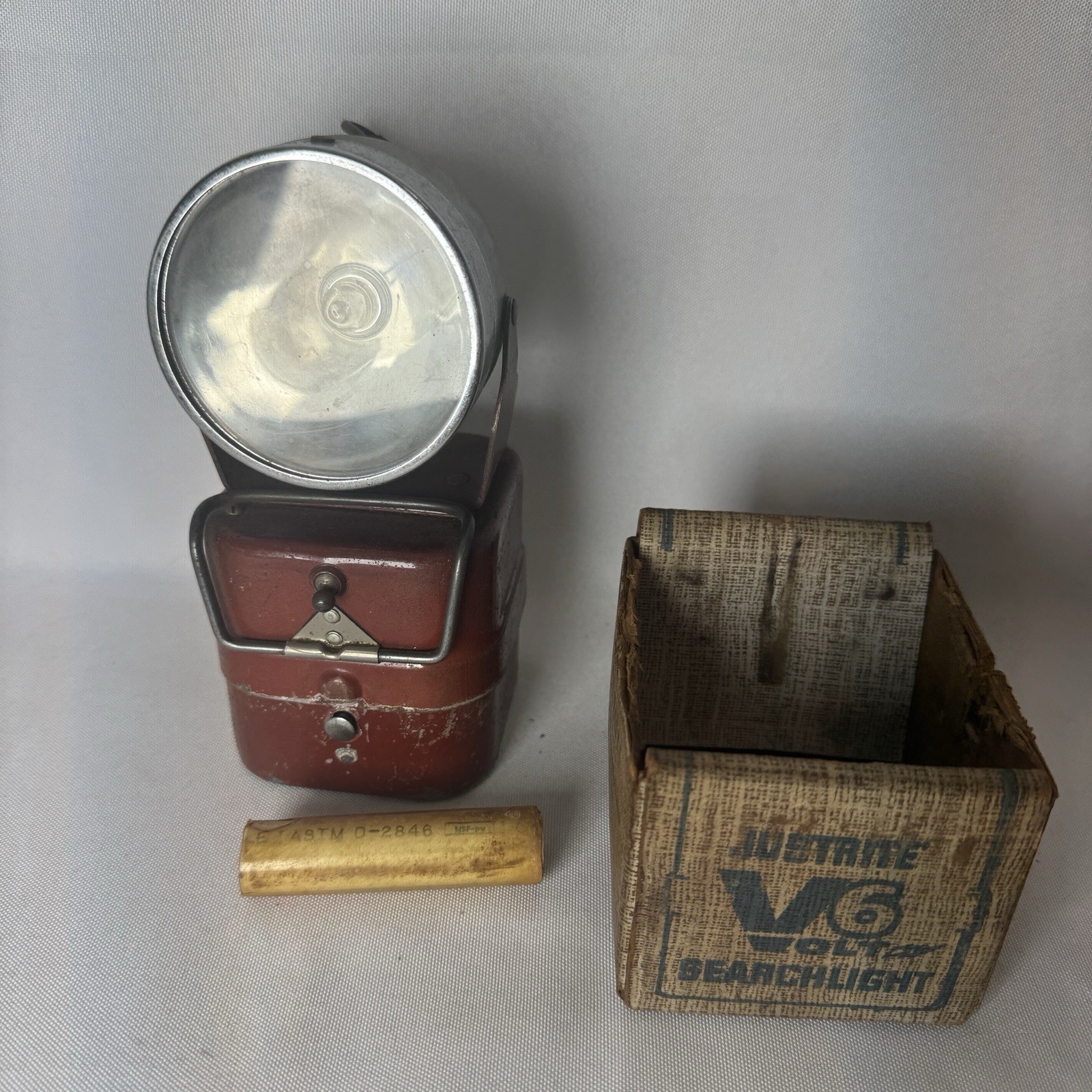 Vintage JUSTRITE Flashlight 6Volt SEARCHLIGHT Model 2305-1 Partial Box Untested