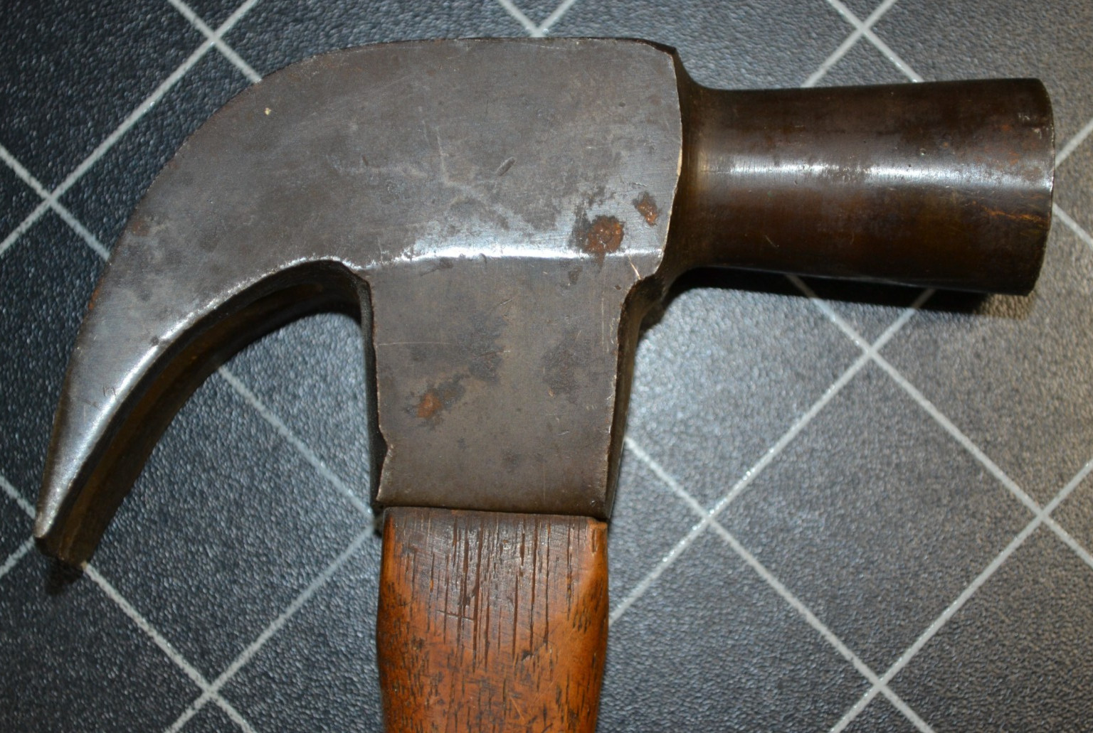 W. J. LADD – NEW YORK, NY – 1895-1910 – 16oz CLAW HAMMER – ALL ORIGINAL