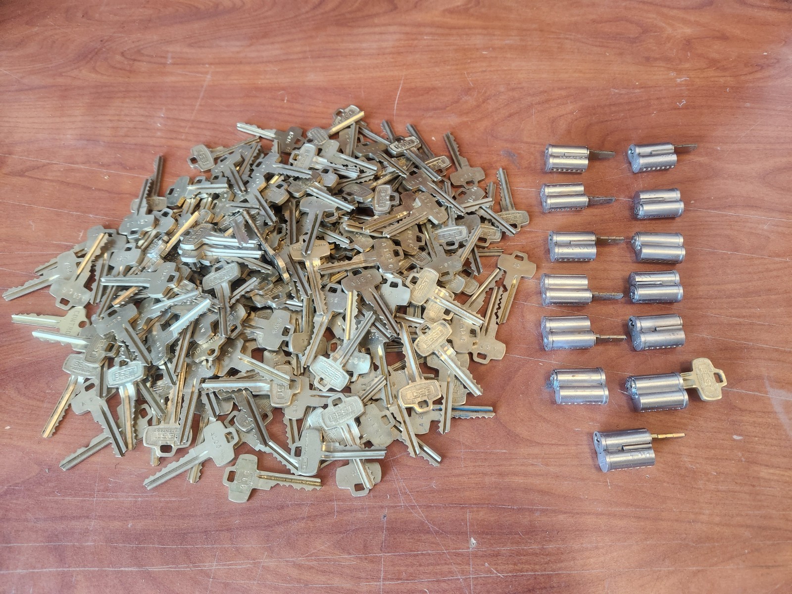 Huge Lot Of Genuine BEST Keys And 13 Cores