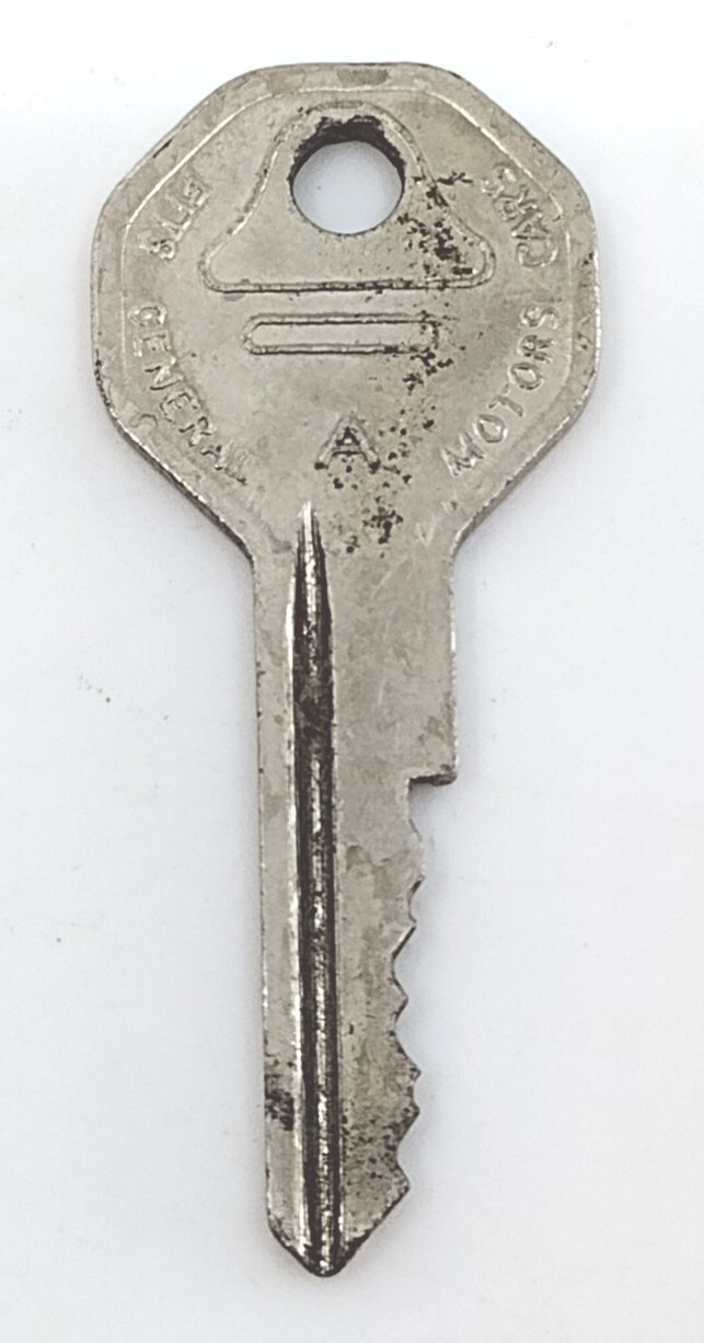 Vintage Key Fits General Motor Cars A B40 Appx 1-3/4″ Eastlake Ohio Automotive