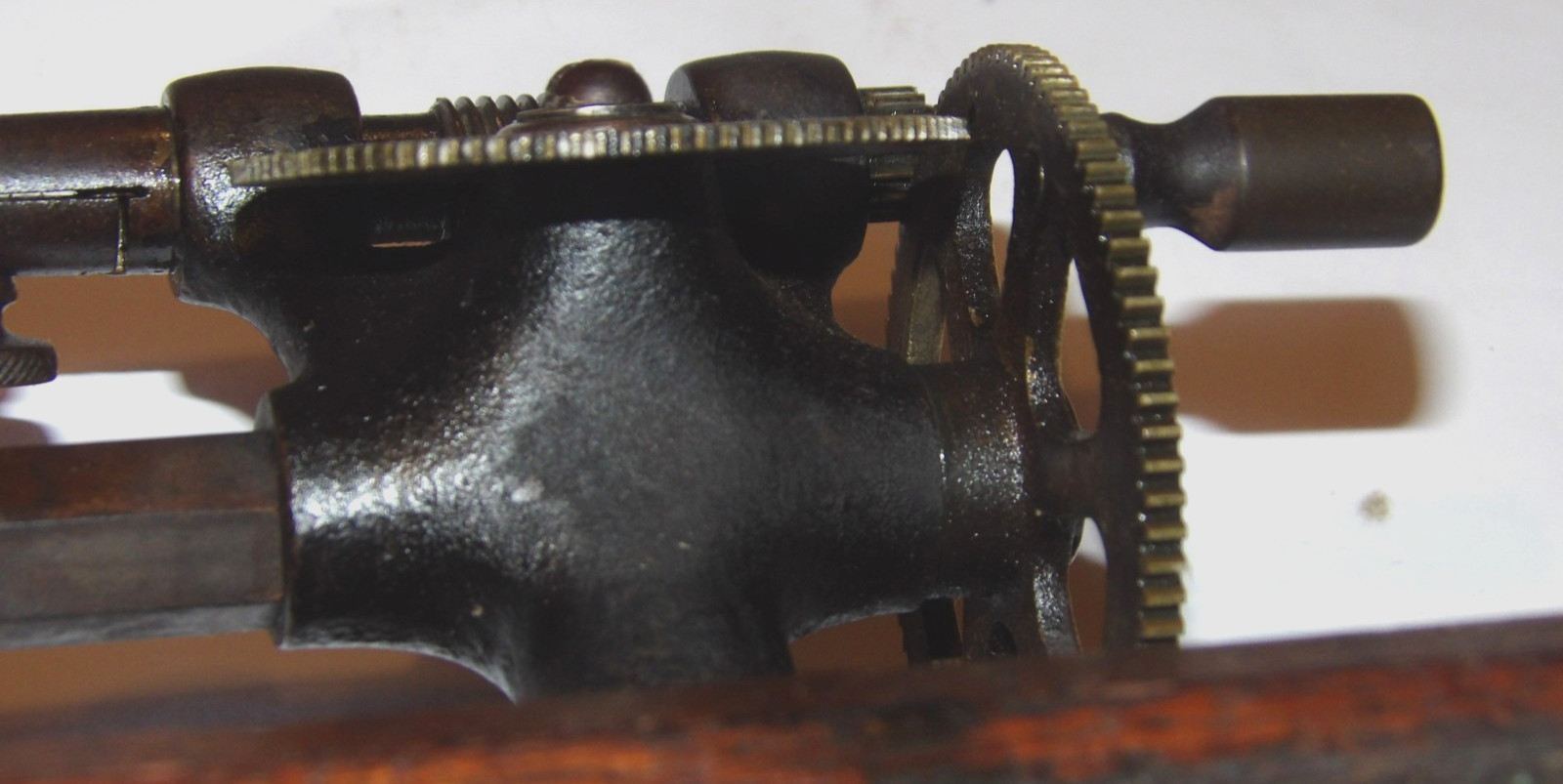 ANTIQUE THREAD COUNTER! CAST IRON/WOOD BASE/BRASS DIAL! FROM NC TEXTILE FACTORY!