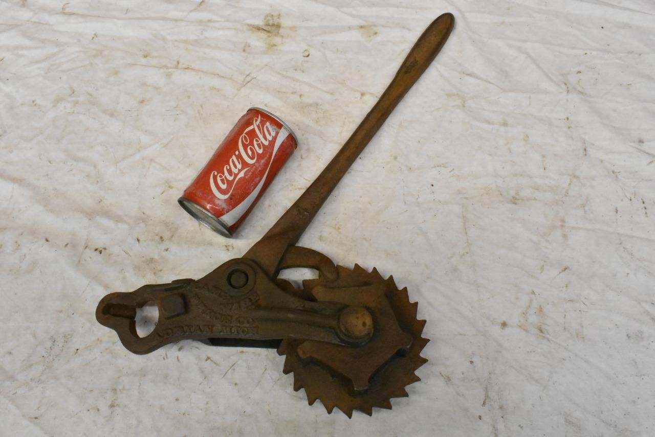 Antique Cast Iron Lamb Wire Co Ratchet Fence Stretcher Farm Tool Adrian Michigan