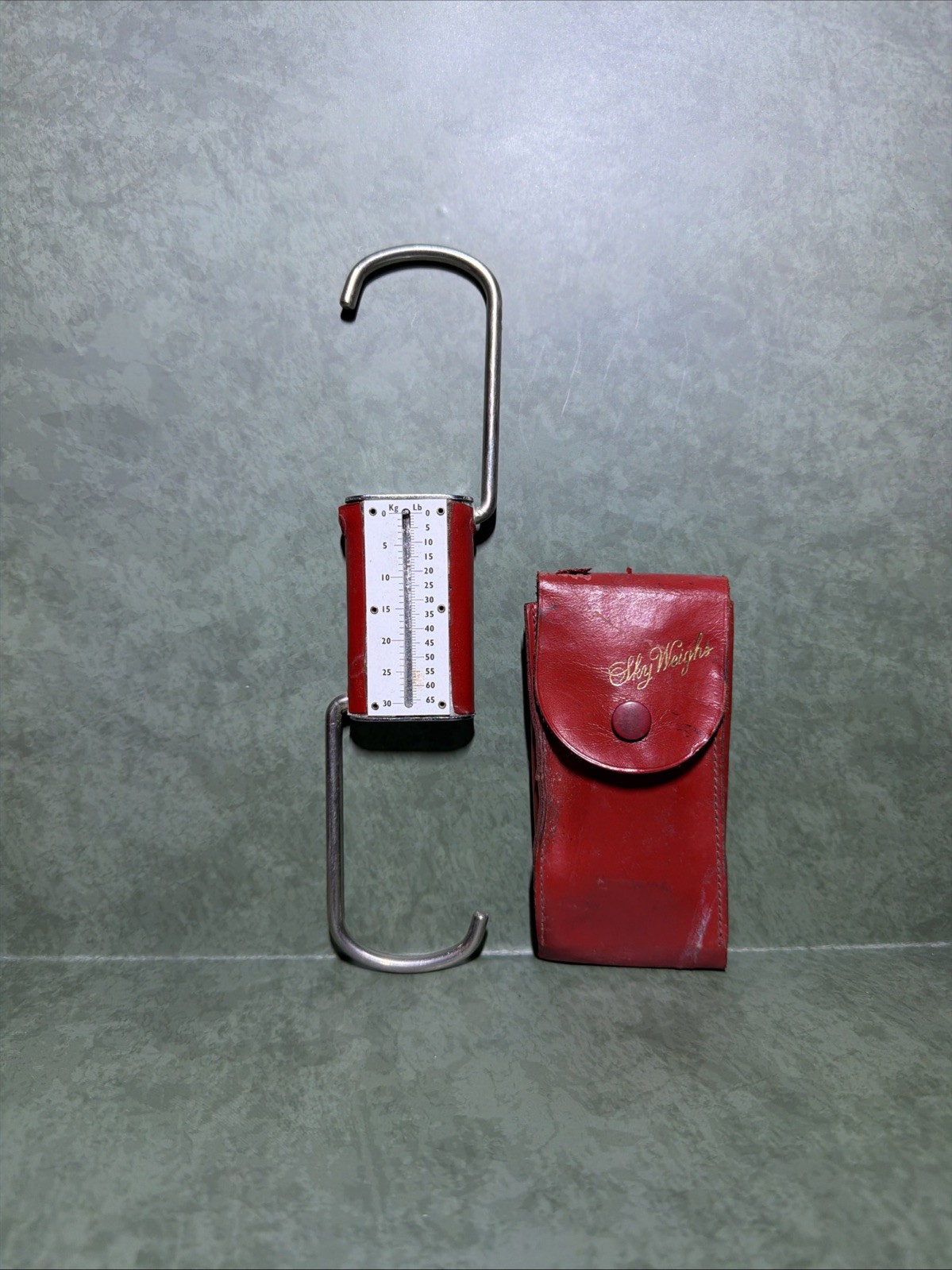 Vintage 1950s Sky Weighs Pocket Travel Luggage Scale w Case, England Patented