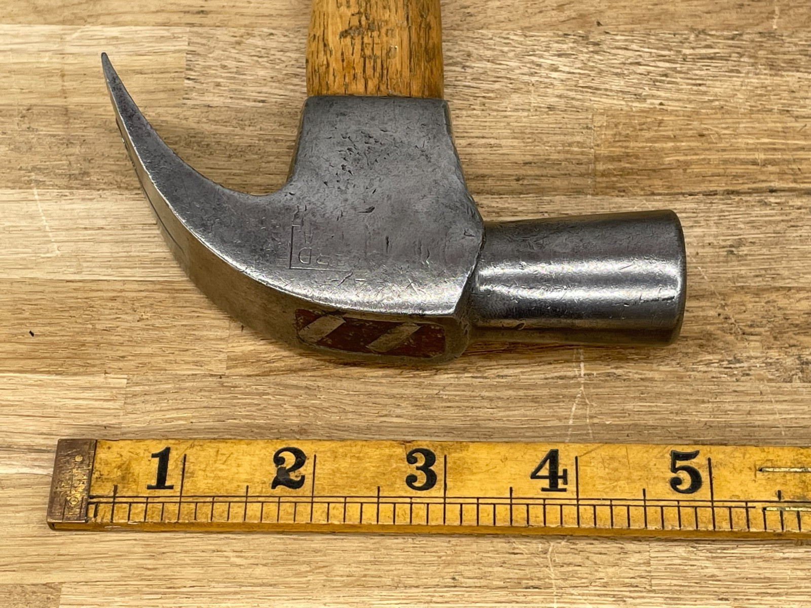 Vintage Branded 16oz Claw Hammer Nail puller Carpenter Woodworking Tool