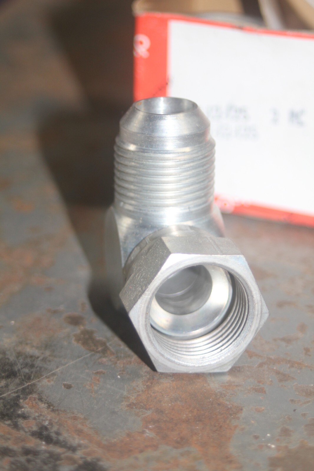 Aeroquip 90 Degree Swivel Nut Elbow 2071-12-12S 2Pk