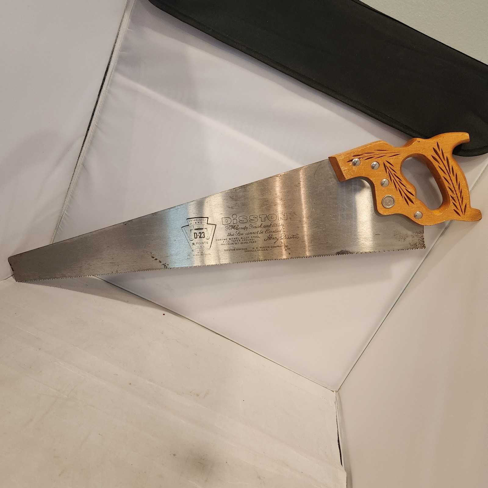 Vintage HENRY DISSTON D-23 26” 8 Points Hand Saw