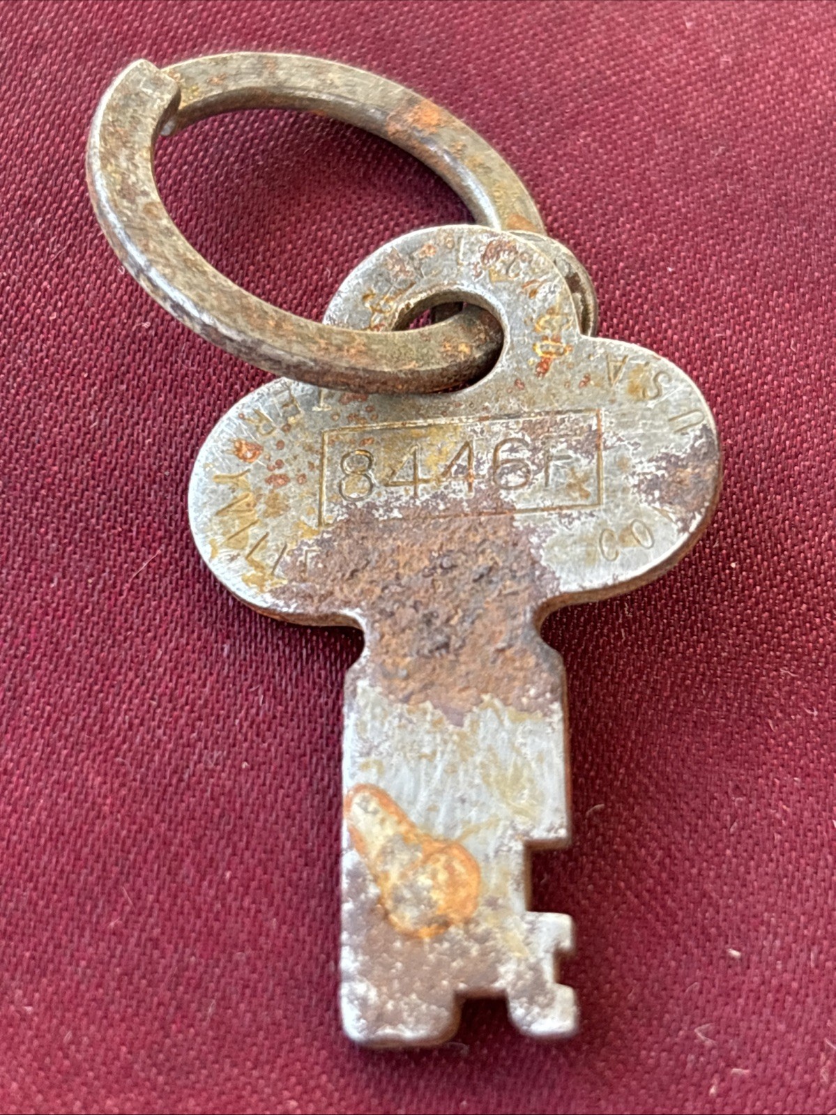 Vintage Old Antique Eagle Lock Co # 8446 Luggage Suitcase Baggage Flat Key•