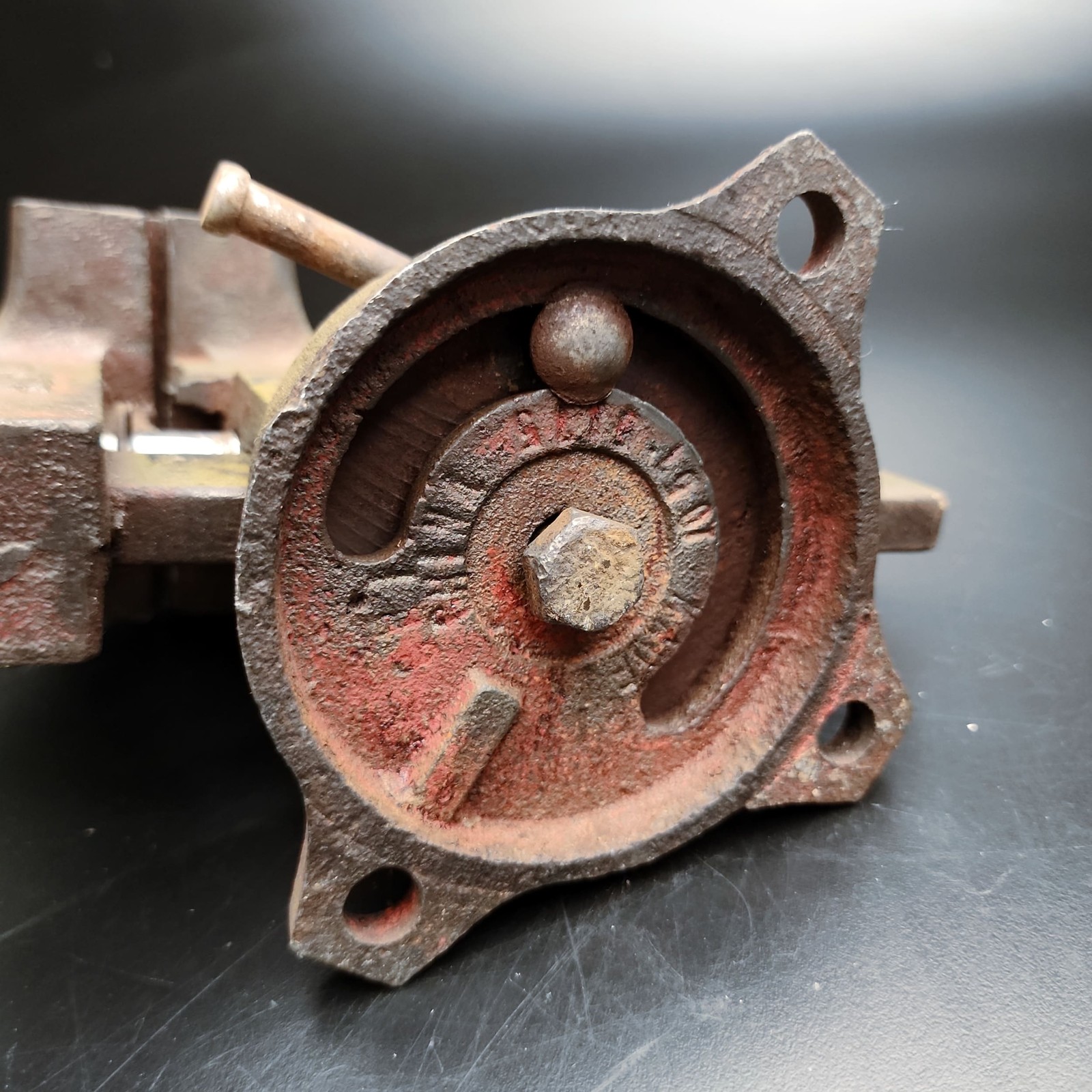 Vintage Sears 3.5″ Vise Swivel Anvil Pipe Grips Bench Mount Cast Iron ✅