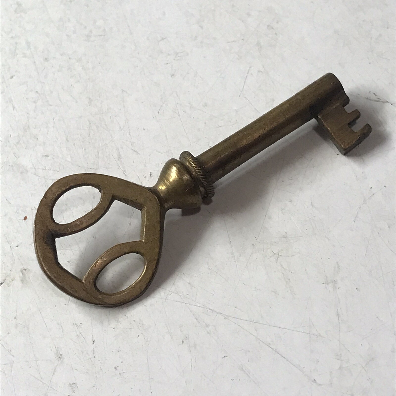 vintage *BRUNSWICK” Edison Phonograph Brass Hollow Barrel Skeleton Cabinet Key