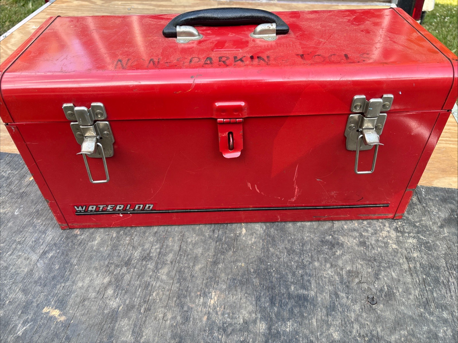 Vintage WATERLOO Metal Toolbox w/ Tray 20”x 8”x 9.5” Red Metal Toolbox