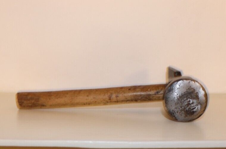 Vintage Cobblers Hammer 18 cm ( 7 inches) in length in good condition
