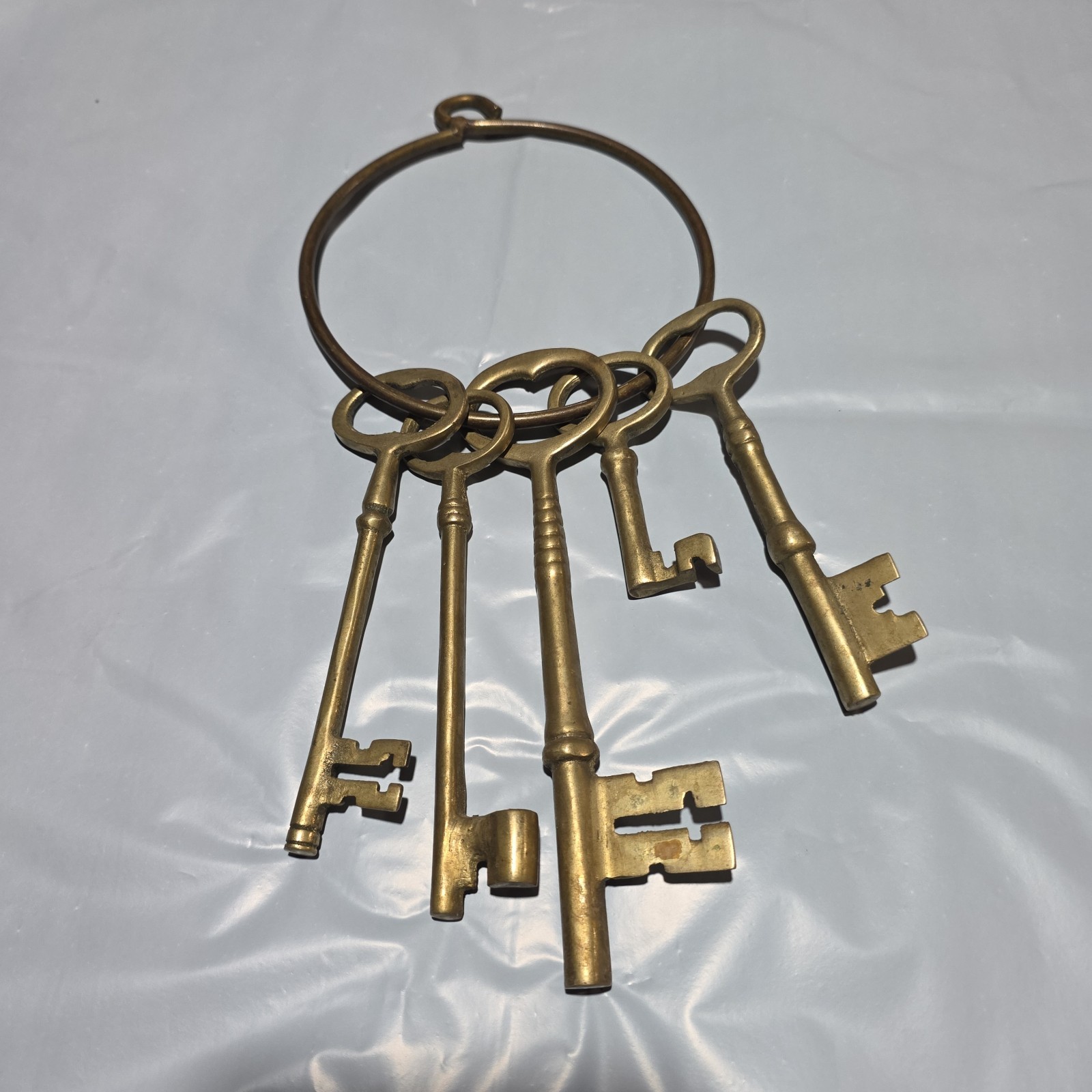 Brass Large Skeleton Keys Lot On Ring Key Decor Collectors