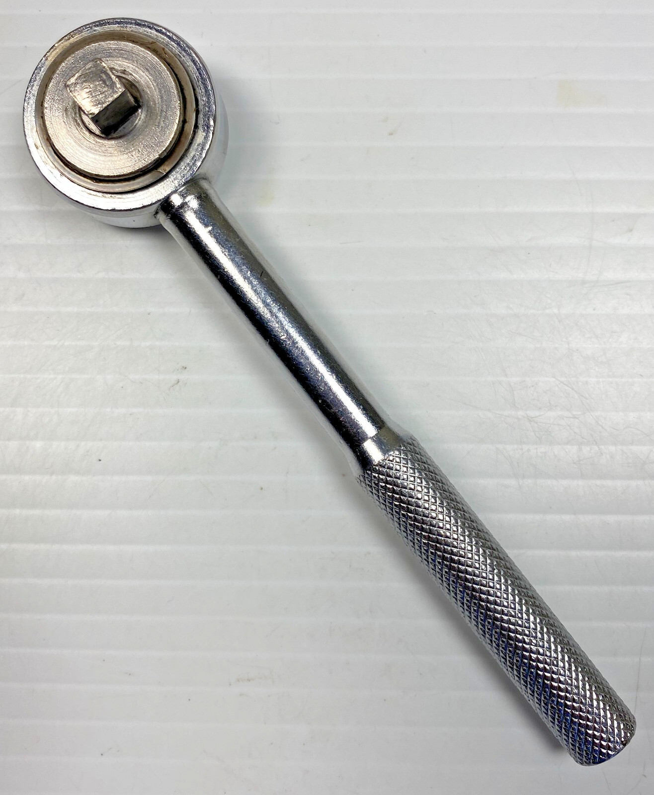 Vintage Unbranded Reversible Ratchet Wrench 1/4″ Drive Knurled Handle Nice Tool