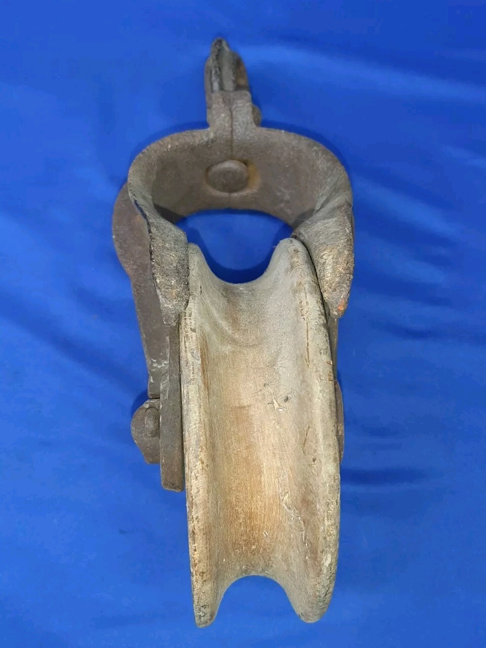 Vintage Hudson Mfg Co 1020 Wooden Pulley & Cast Iron Farm Barn Trolley Decor