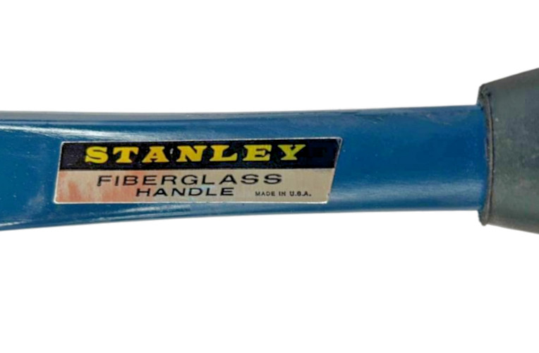 VINTAGE NOS Stanley F2 52-013 13oz Nail Hammer Fiberglass Curved Claw USA