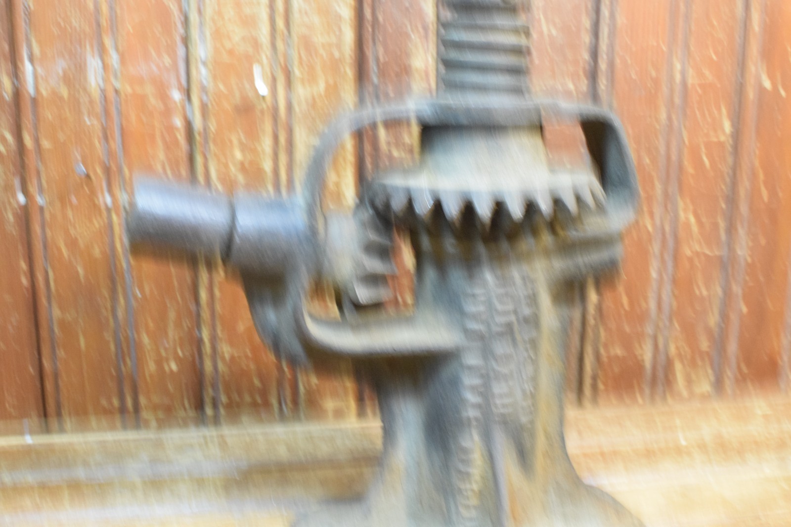 NATIONAL STANDARD BEVEL GEAR SCREW JACK FORGED IRON ANTIQUE 1910s PAT APPLIED