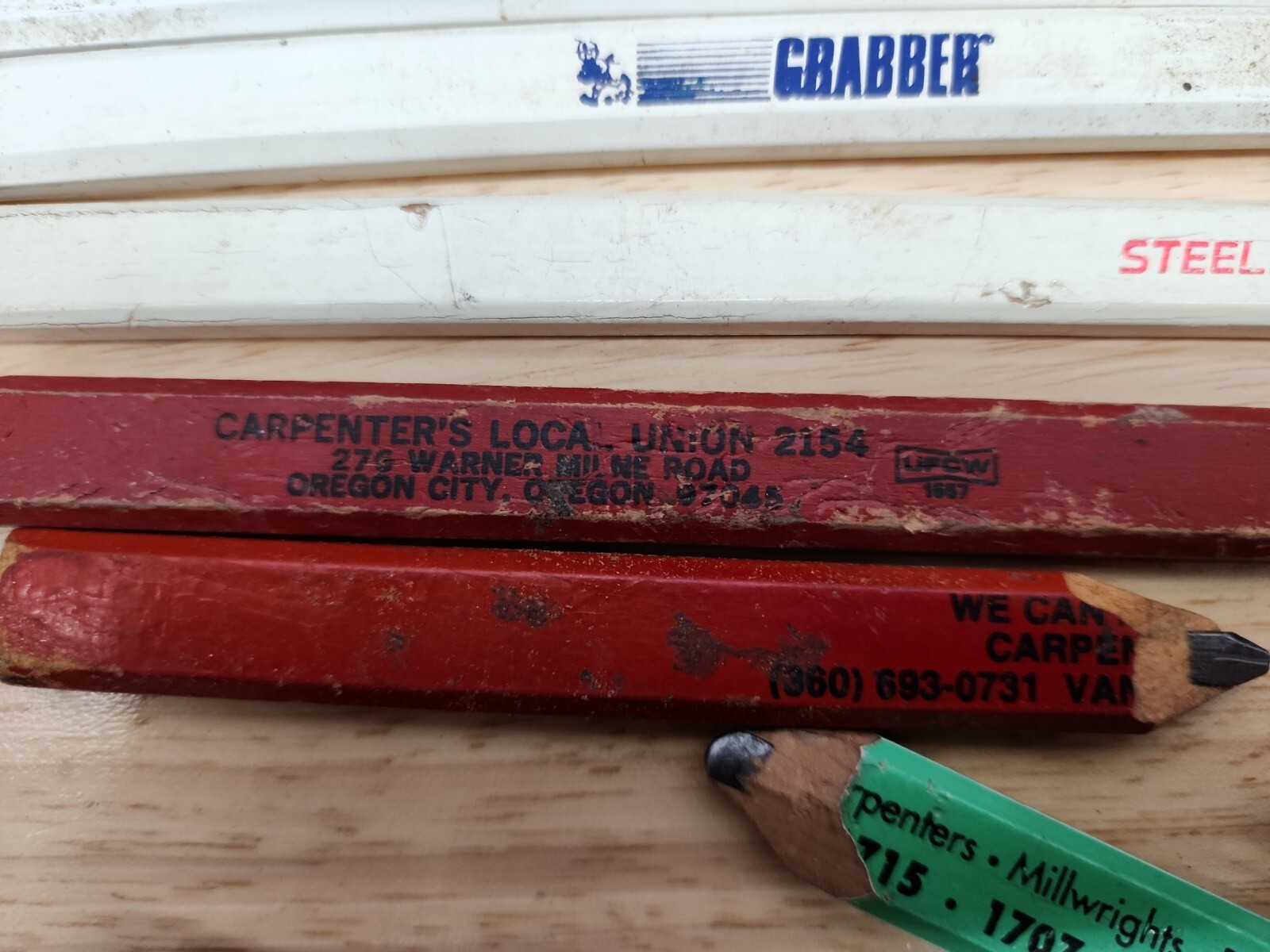 Lot of 19 Carpenters Garage PencilsVTG Advertising ITW Steeler HILTI KESON