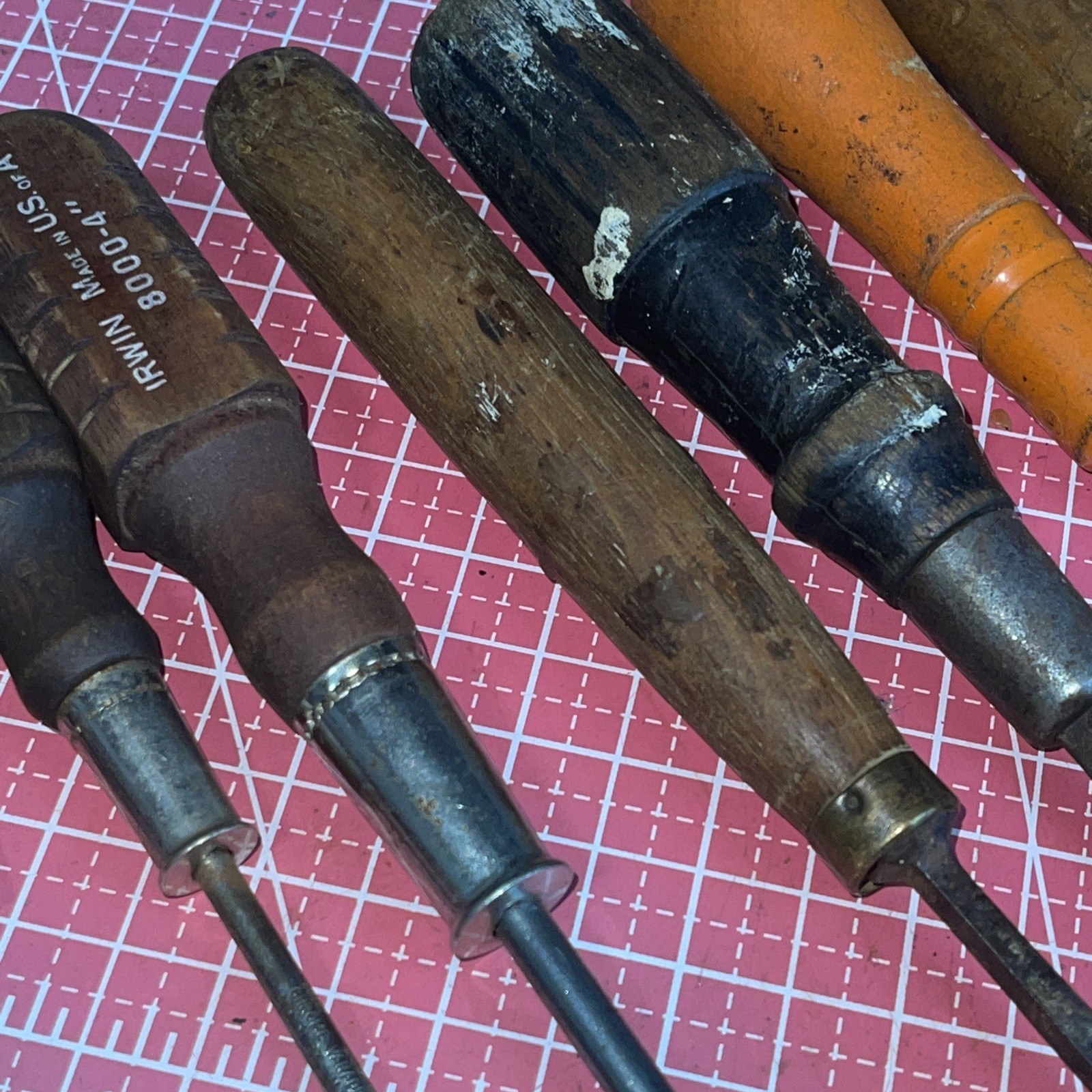 Vintage 24 Lot USA Irwin Stanley Bridgeport Wood Handle Screwdriver Wooden Plomb
