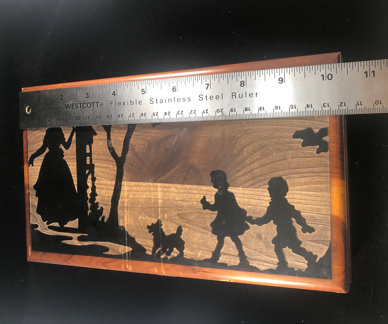 Vintage Pilliod Art Box Silhouette Dog Family 10”x6”x3.25” Dovetail Wood 👀 Desc