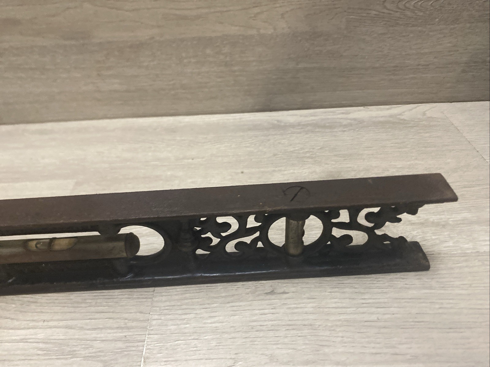 DAVIS PATENT N.W. ROBINSON CO BROOKLYN NEW YORK CAST IRON 18″ LEVEL No 8