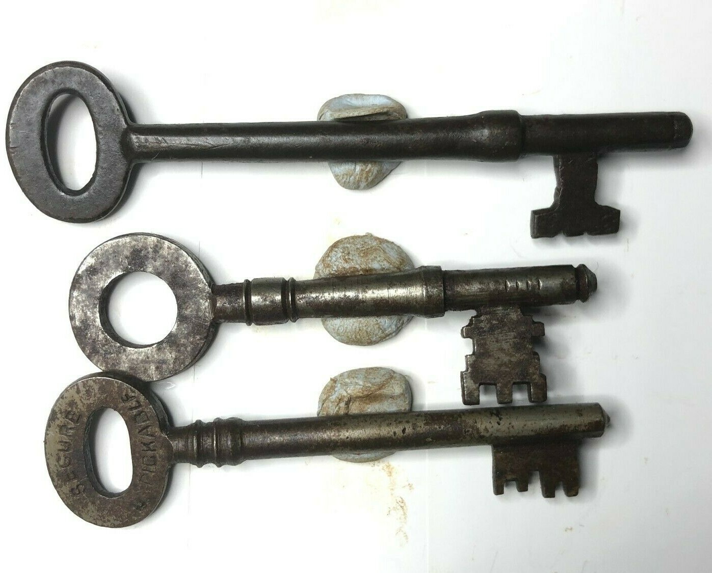 3 Antique Mortice Keys Steel 7-9 cm’s original different designs set 5