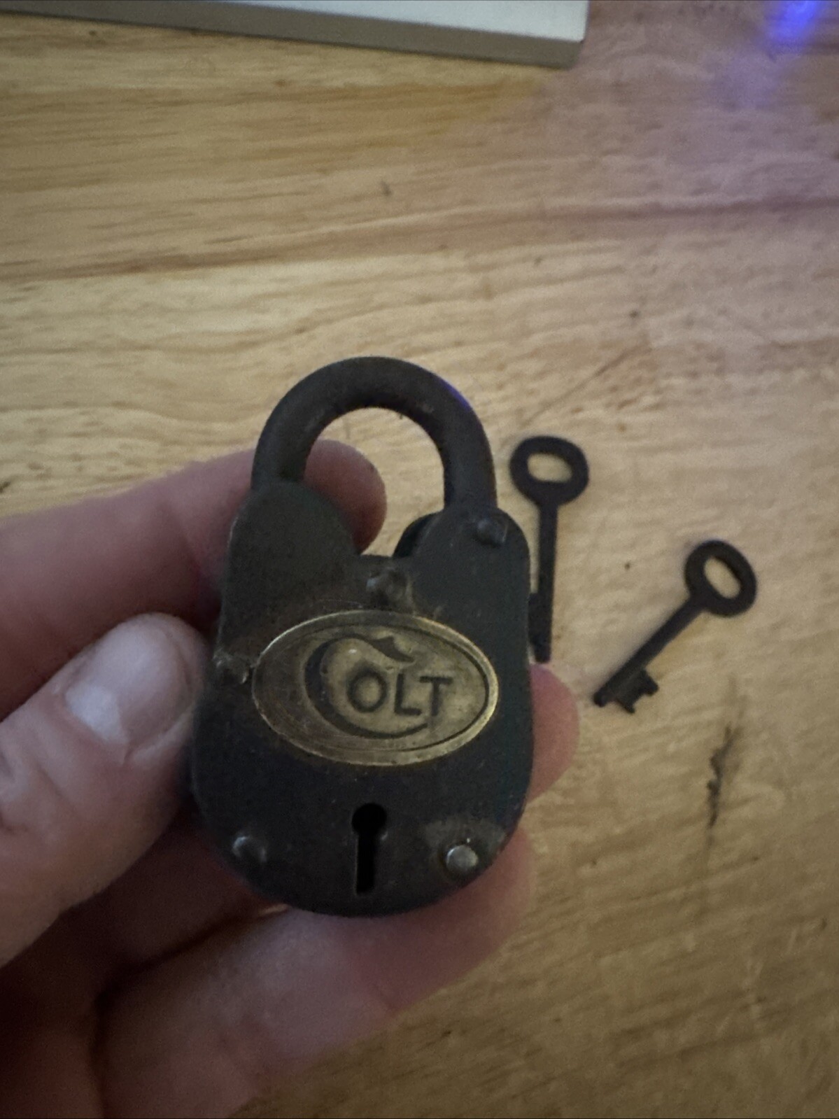 Colt Rifles Padlock Lock Key Set Western Yellowstone Cowboy Indian Rodeo METAL