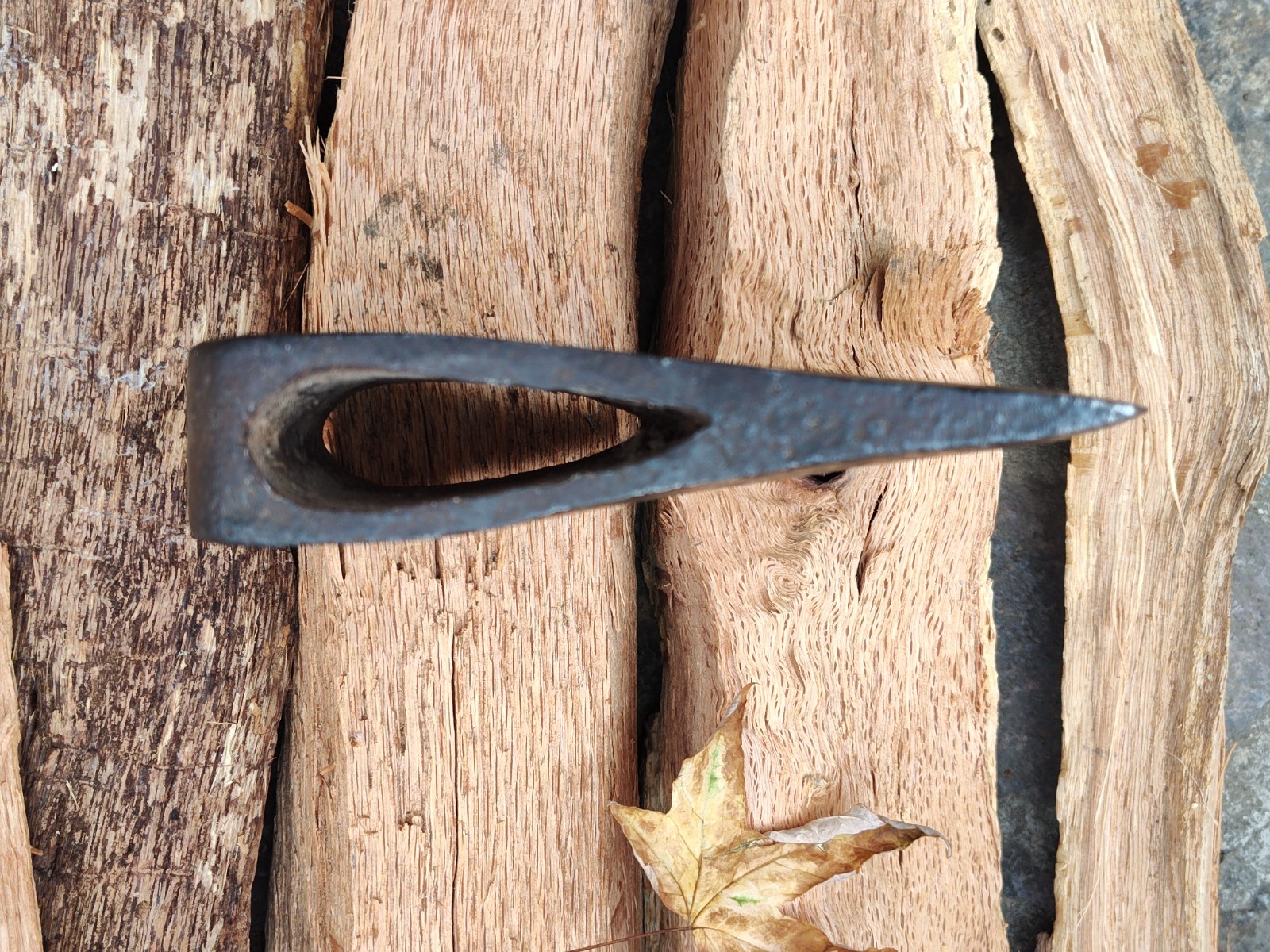 W. Gilpin England Tasmanian – 4 1/2lb Vintage Axe – (3.6lb Actual)